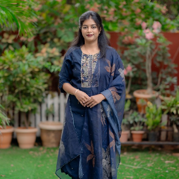 Dr.Aakansha