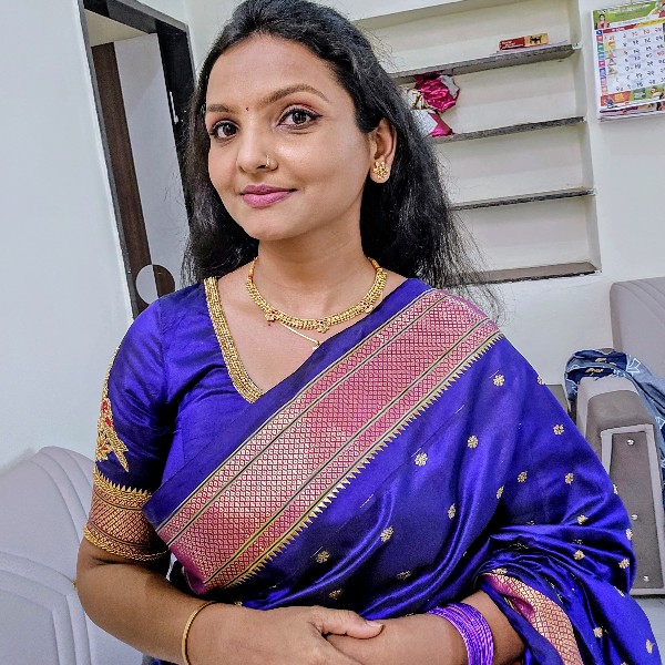Dr Shubhangi 