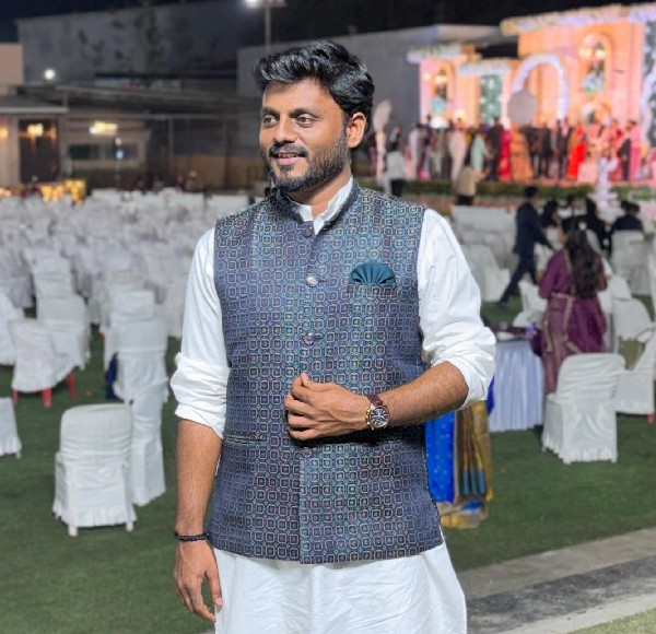 Shreyash 