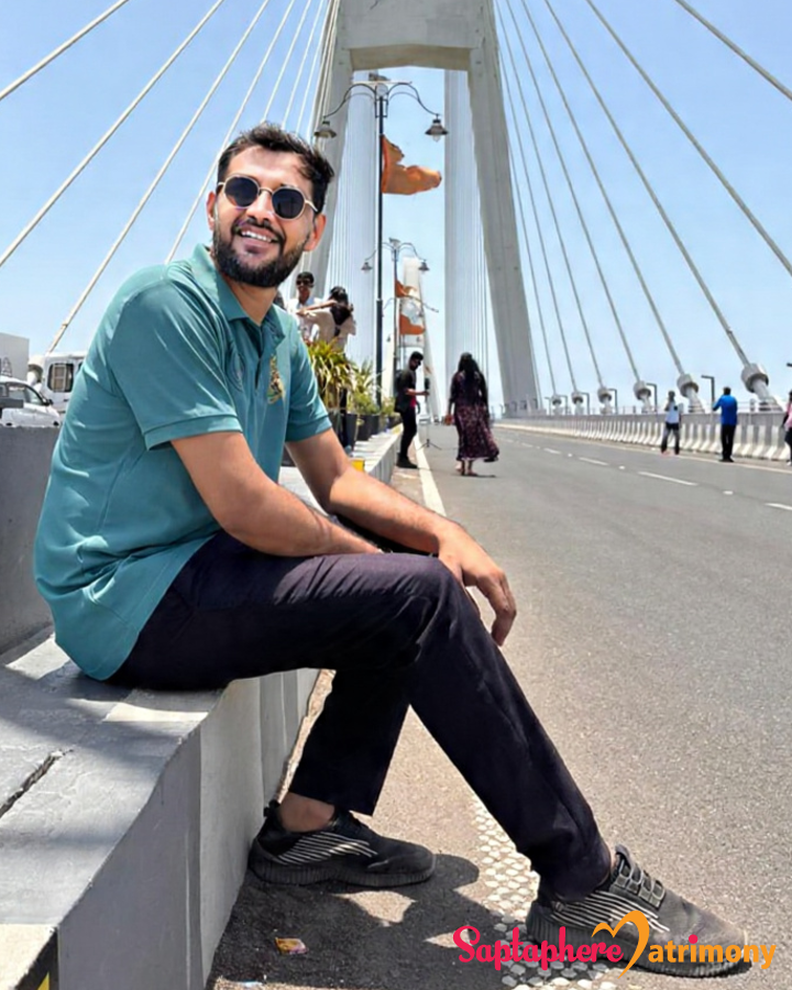 Dr.Nikhilesh
